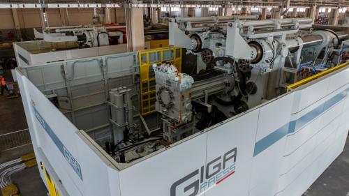Due gigapress 9,000 tons a VOLVO CAR | Idra Group